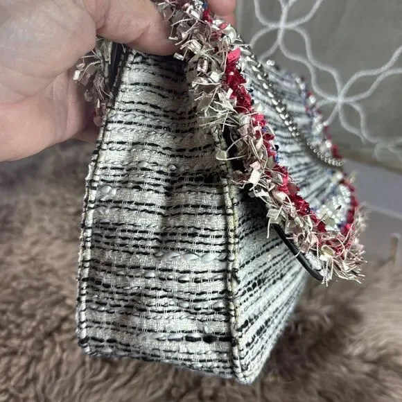 Zara, Multicoloured woven crossbody bag. Pearl and frayed detail on the flap. - Picture 8 of 14